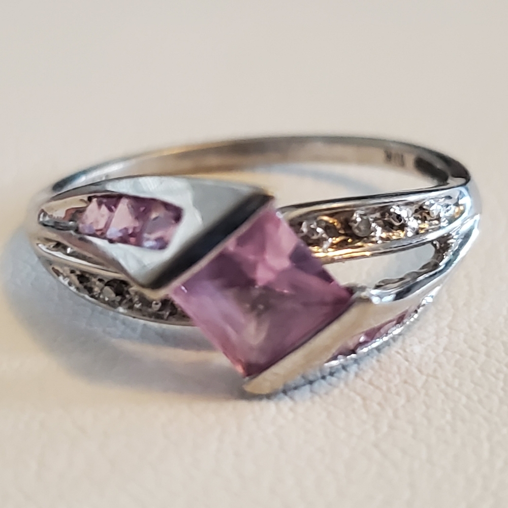 Elegant 10k Wg Pink Sapphire Ring